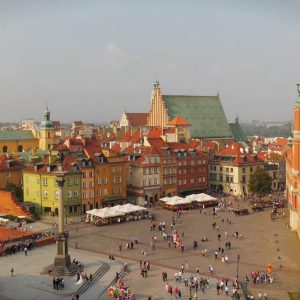 Polonia: investimenti esteri e produttività lanciano il PIL (+3,6%) ma populismo in agguato