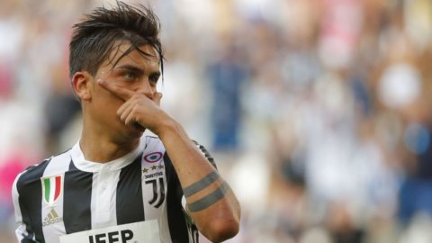 Juve, effetto Dybala: 3 a 0 al Chievo