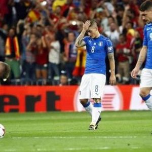 Sepak bola, Spanyol mempermalukan Italia (3-0)