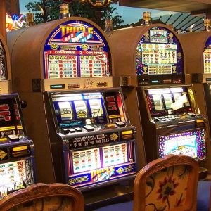 Slot machine e gioco d’azzardo, arriva la stretta: le nuove regole