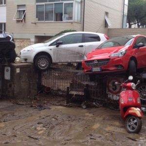 Intempéries : plusieurs morts en Toscane (VIDEO)