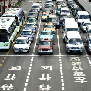 Auto, Cina verso addio a diesel e benzina