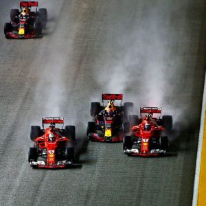 Singapour, catastrophe Ferrari : Hamilton gagne