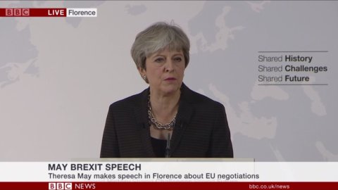 Brexit, May: “Serve un accordo creativo sul commercio”