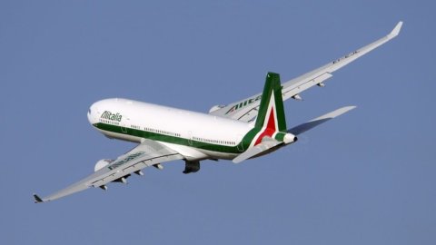 Alitalia: batas waktu penawaran FS ditunda hingga 15 Oktober