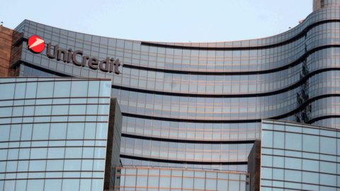 Unicredit 推出 10 年期次级债券